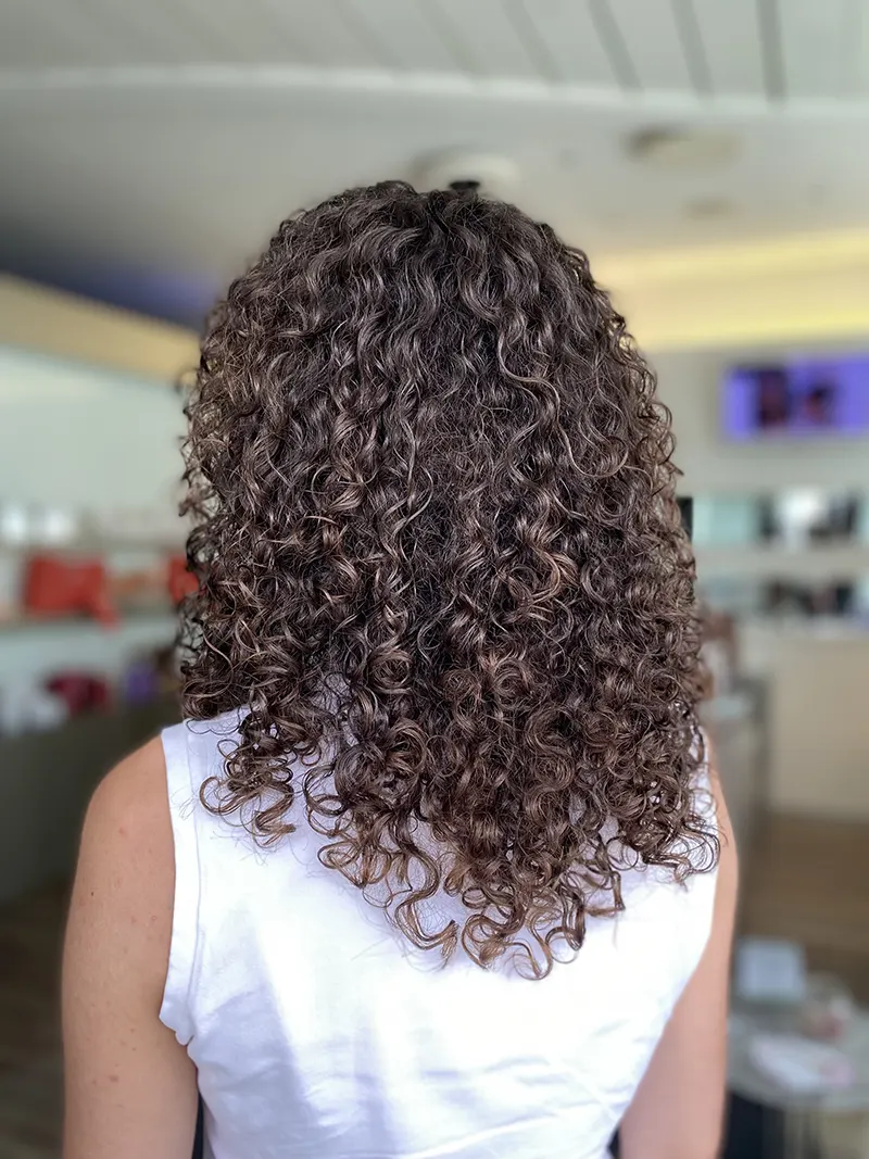 capelli-ricci-salone-donna-piu-1